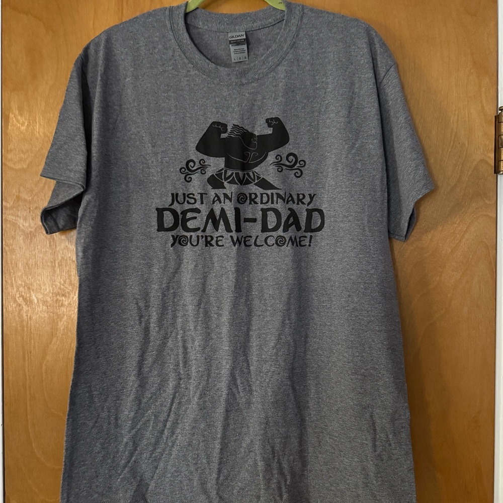 Gray Maui Dad T-Shirt